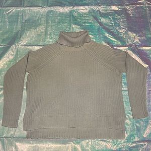 OLD NAVY LARGE LIGHT GRAY TURTLENECK